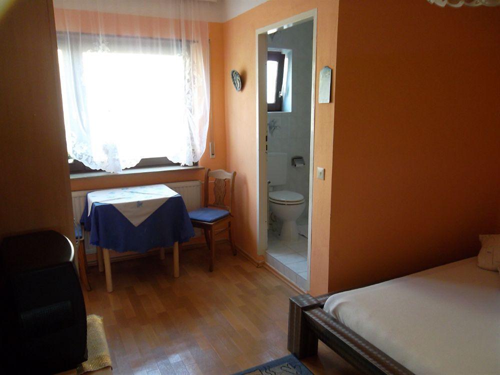Gasthof Und Pension Mainzer Rad Schwetzingen Extérieur photo